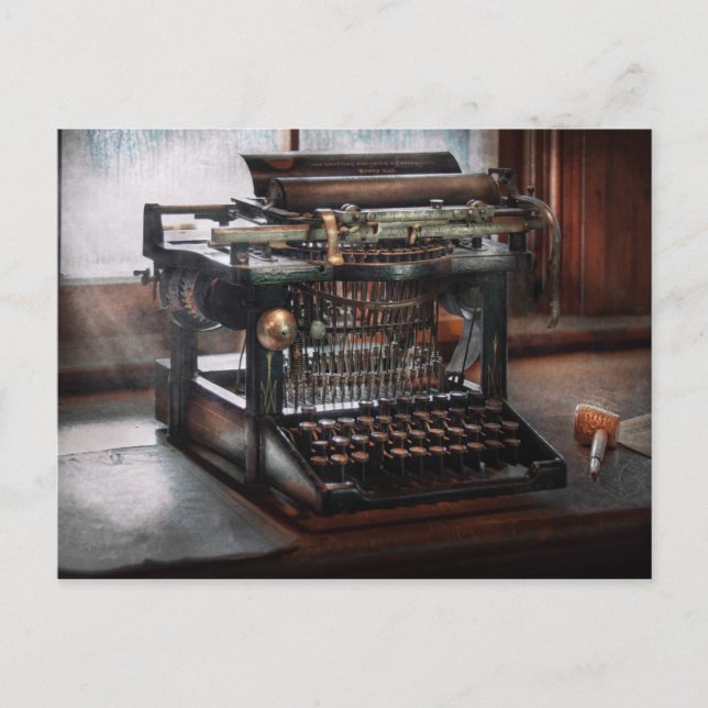 Carte Postale Steampunk - Machine à écrire - Une machine à écrir (Devant)