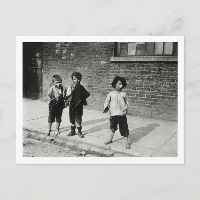 Carte Postale Street urchins à Lambeth (b/w photo) (Devant)