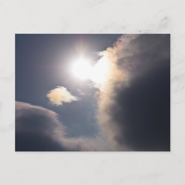 Carte Postale Sundog Rainbow Cloud éclate vêtements et cadeaux (Devant)