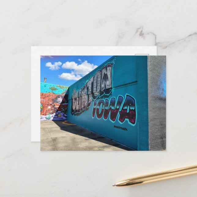 Carte Postale Superbe murale de Clinton, Iowa, comme du graffiti (Devant/Arrière en situation)