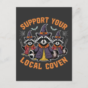 Carte Postale Support de votre Coven Éffrayant Raccoon Halloween