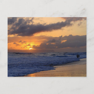 Carte Postale Surfer au coucher du soleil sur Kauai Beach, Niiha