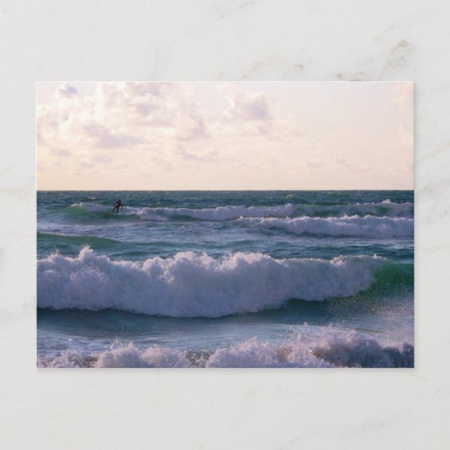 Carte Postale Surfer solitaire à Fistral Beach Newquay Cornwall  (Devant)