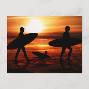 Carte Postale Surfeurs de coucher de soleil