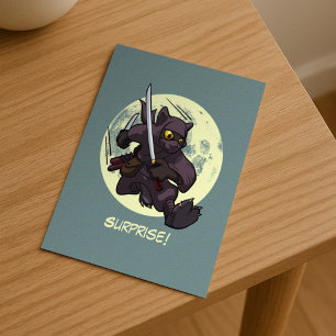 Carte Postale Surprise ! Cartoon noir Ninja Flying Kick