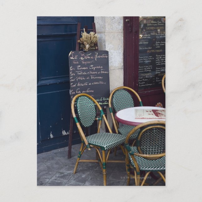 Carte Postale Table de café avec chaises en rotin à Paris, Franc (Devant)