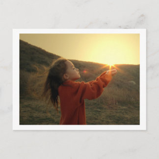 Carte Postale Tenir le soleil
