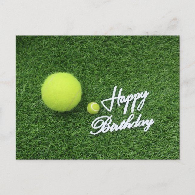 Carte Postale Tennis Joyeux anniversaire et balles sur l'herbe v (Devant)