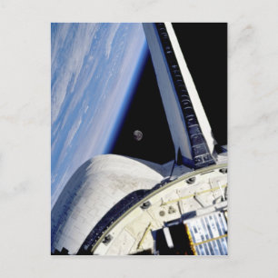 Carte Postale Terre et Lune depuis la navette spatiale Discovery