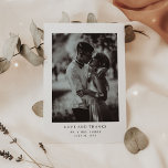 Carte Postale Texte et photo simple et élégant | MERCI MARIAGE<br><div class="desc">Ces cartes postales de remerciement de mariage minimalistes et élégantes comportent du texte noir moderne sur un arrière - plan blanc propre,  avec votre photo personnelle. Un look simple et élégant.</div>