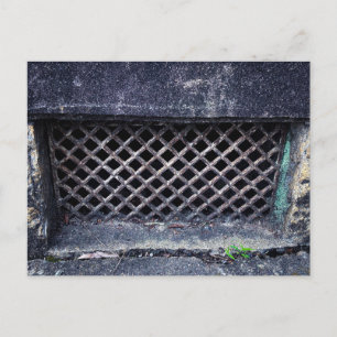 Carte Postale Texture de couvercle de drain en grille métallique