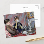 Carte Postale Thé à cinq heures | Mary Cassatt<br><div class="desc">Five O'Clock Tea (1880) de Mary Cassatt dépeint deux femmes élégamment habillées en dégustant un afternoon tea dans un cadre calme et raffiné. Le tableau met en valeur l'attention portée aux détails de Cassatt et son utilisation habile de la lumière et de l'ombre pour créer un sentiment d'intimité et de...</div>