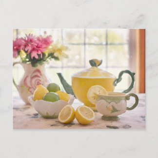 Carte Postale Thé chaud de l'après-midi avec citrons frais