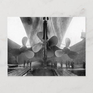 Carte Postale Titanic in Dry Dock, 1910