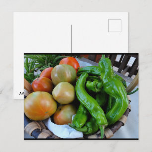 Carte Postale Tomates et poivrons verts dans un panier