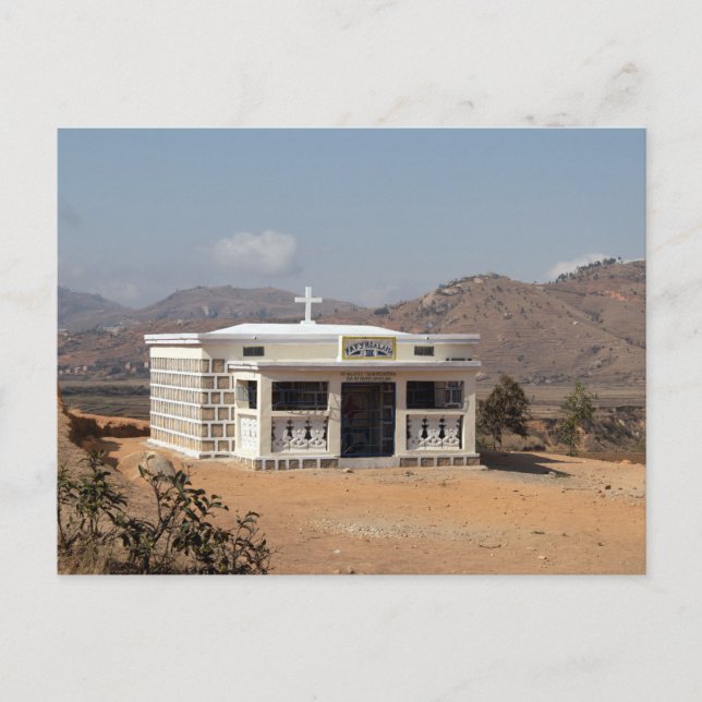 Carte Postale Tombeau des gens des montagnes, Madagascar (Devant)