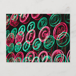 Carte Postale Touches de machine à écrire néon de près