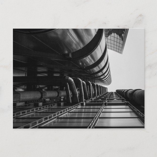 Carte Postale Tour de gratte-ciel moderne (Devant)