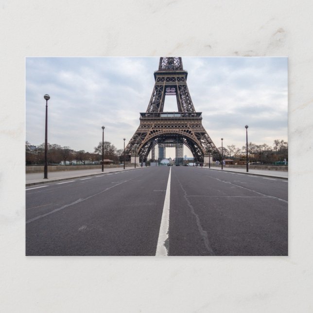 Carte Postale Tour Eiffel pendant le Lockdown Coronavirus à Pari (Devant)