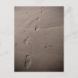 Carte Postale Traces dans le sable - empreintes de plage