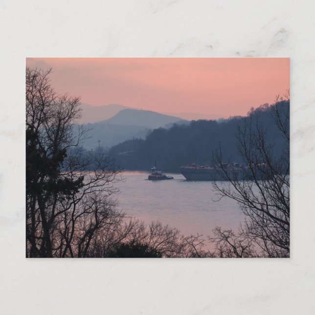 Carte Postale Travailler sur la rivière au coucher du soleil (Devant)