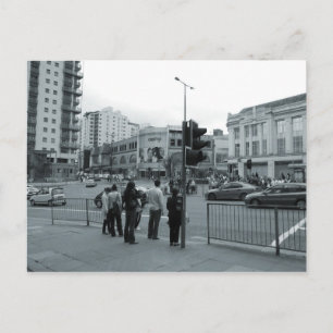 Carte Postale Traverser la route