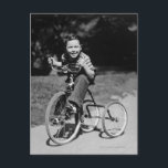 Carte Postale Tricycle pour enfants<br><div class="desc">Petit garçon (6-7) à vélo dans le parc,  (B&W),  portrait | George Marks | AssetID : 57260622</div>