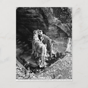 Carte Postale Tritons arrosant les chevaux du soleil