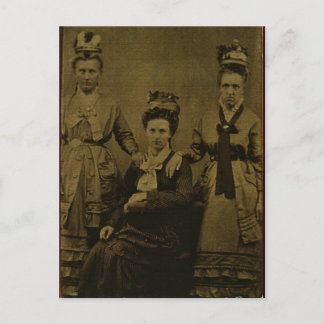 Carte Postale Trois femmes de pays vers 1870