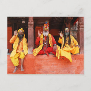 Carte Postale Trois Saddhus assis sur le temple Vishnu Nepal