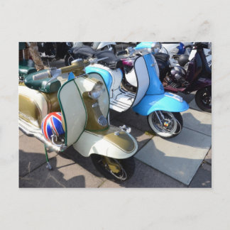 Carte Postale Trottinettes lors d'une rencontre