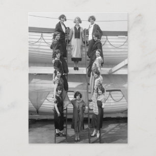 Carte Postale Troupe de danse pour les filles tueuses : début de