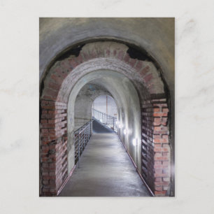 Carte Postale Tunnel dans un abri anti-aérien nazi