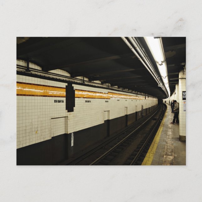 Carte Postale tunnel de métro avec mur de tuiles (Devant)