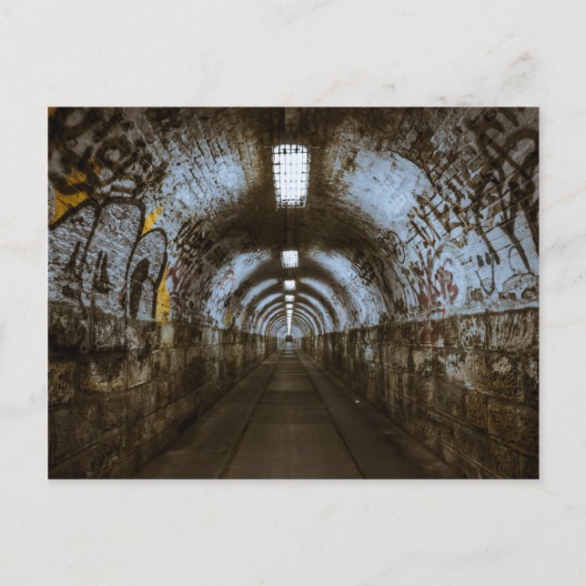 Carte Postale tunnel souterrain sombre (Devant)