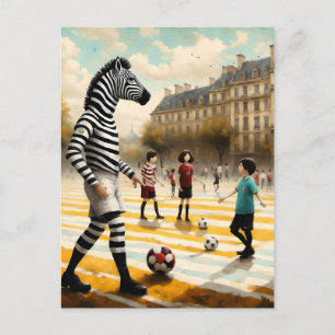 Carte Postale Un arbitre zèbre dans un match de football