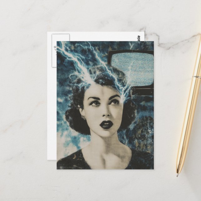 Carte Postale Un collage de style rétro électrisant d'une femme (Devant/Arrière en situation)