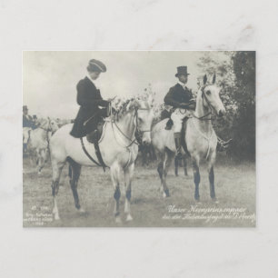 Carte Postale Un couple royal à cheval sur le côté #039SS