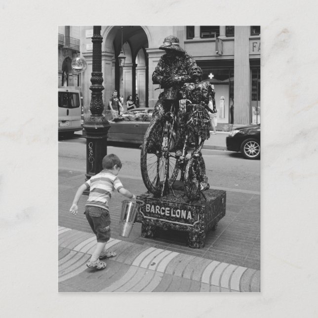 Carte Postale Un garçon à Barcelone (Devant)