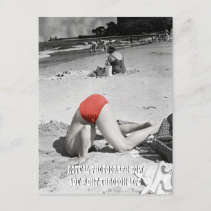 Carte Postale Un homme de plage des années 1950 dans la photo de