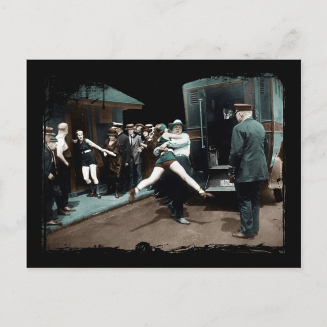 Carte Postale Un maillot de bain arrête USA (Devant)