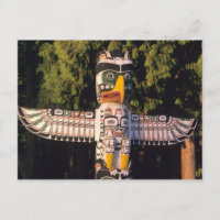 Un mât totem à Vancouver, Canada.