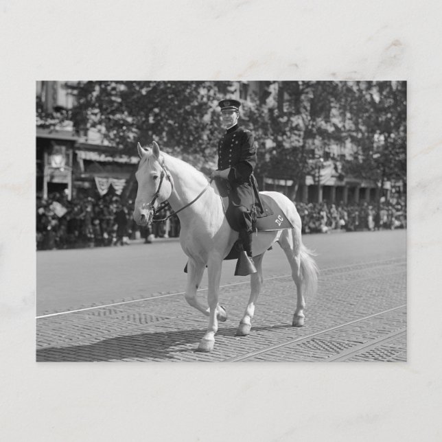 Carte Postale Un policier à cheval blanc, 1921 (Devant)