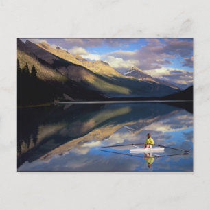 Carte Postale Un rameur sur le lac Banff au Canada MR)