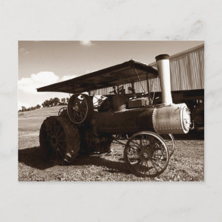Carte postale ~ Un tracteur antique le jour d'été