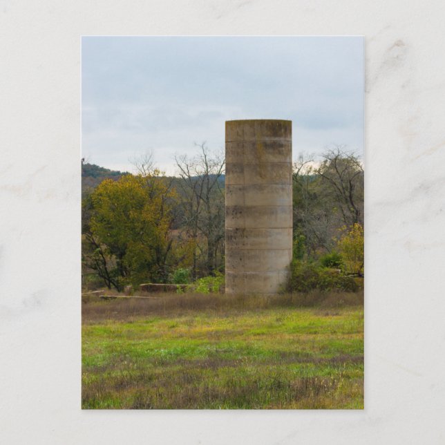 Carte Postale Un vieux silo agricole (Devant)