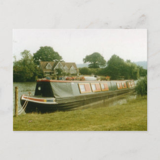 CARTE POSTALE UNE BARGE SUR LA RIVIÈRE THAMES À HENLEY