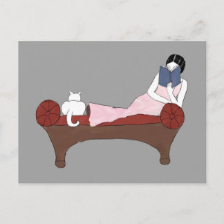 Carte Postale Une dame, un chat et un très bon livre