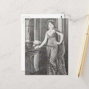 Carte Postale Une femme en 1930 noir et blanc