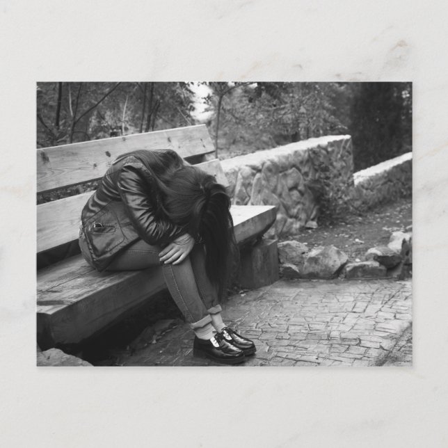 Carte Postale Une femme en dépression (Devant)